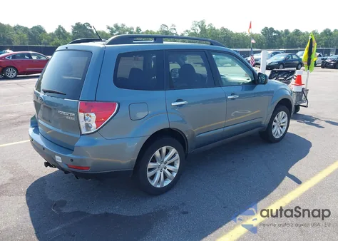 2013 Subaru Forester 2.5X Premium z USA, uszkodzony, nr VIN JF2SHADCXDG423937